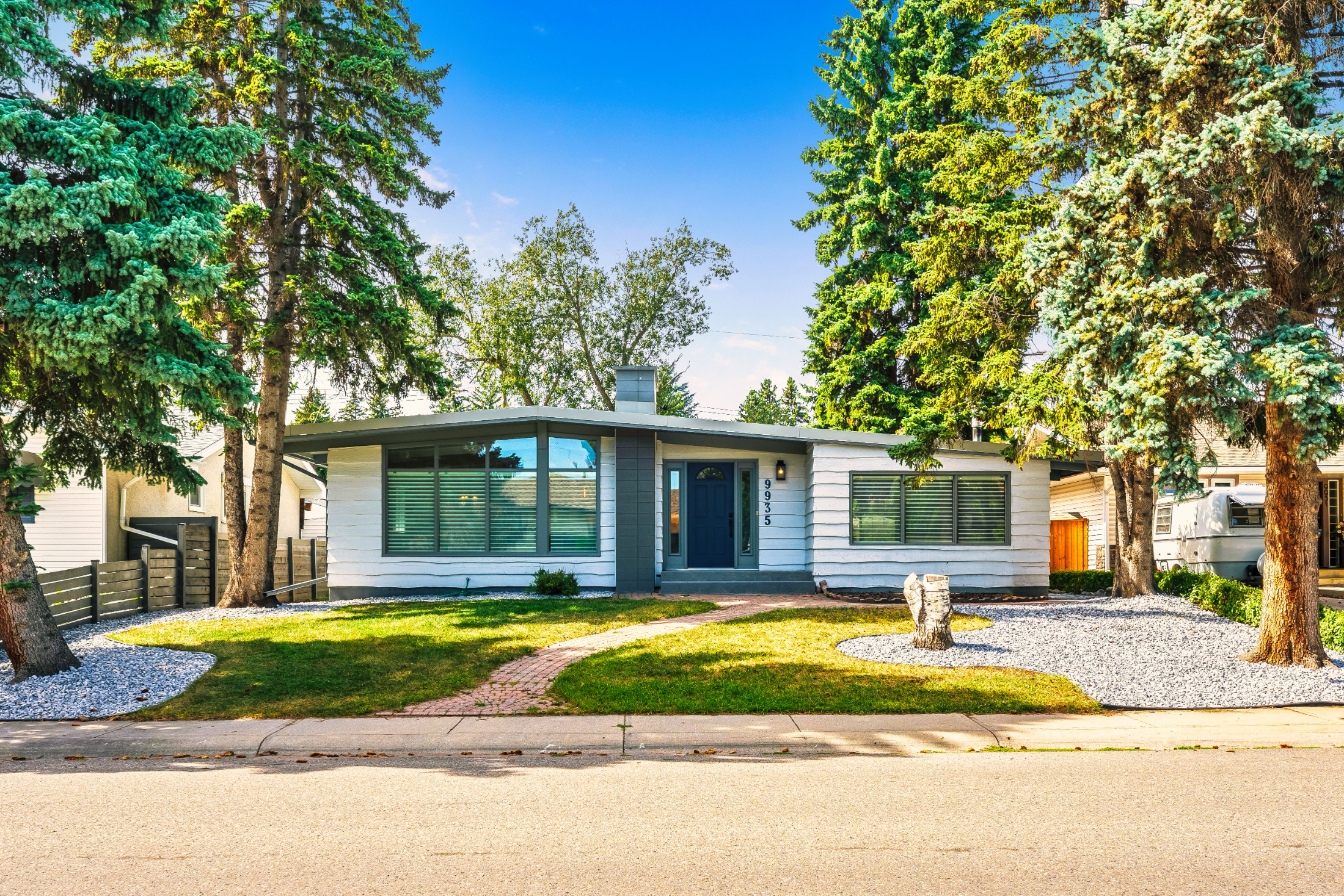 New property listed in Willow Park, Calgary